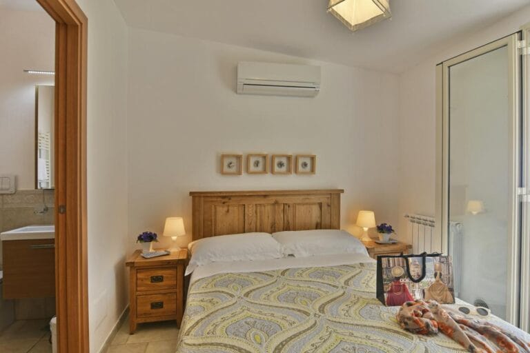 Villa Splendida guest house bedroom with private Mediterranean sea views