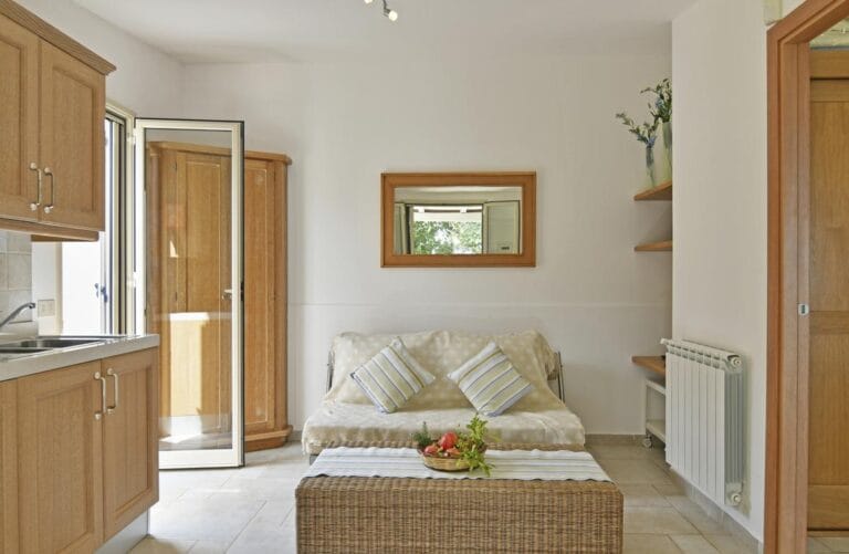 Villa Splendida guest house living area with kitchen and panoramic front views