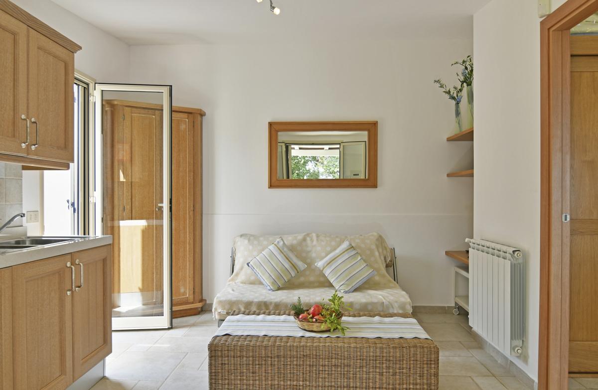 Villa Splendida guest house living area with kitchen and panoramic front views